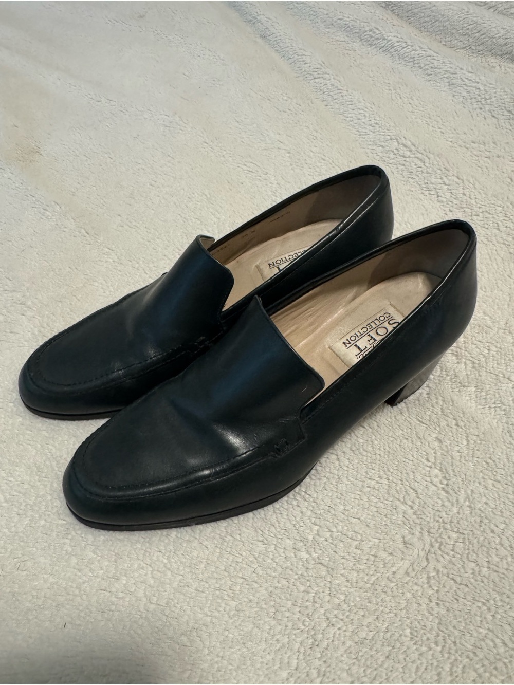 Vintage Worthington Black Leather Slip-On Loafers for Women